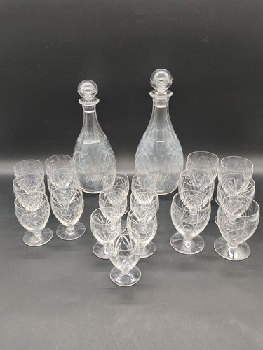 Service cristal ancien gravé