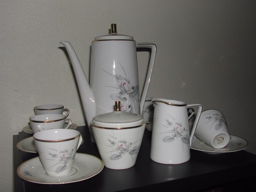 Service cafe porcelaine - a,
